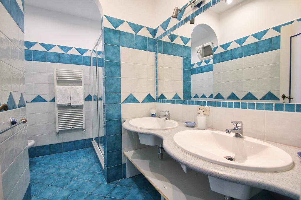 Double or Twin Room Terrace Sea View