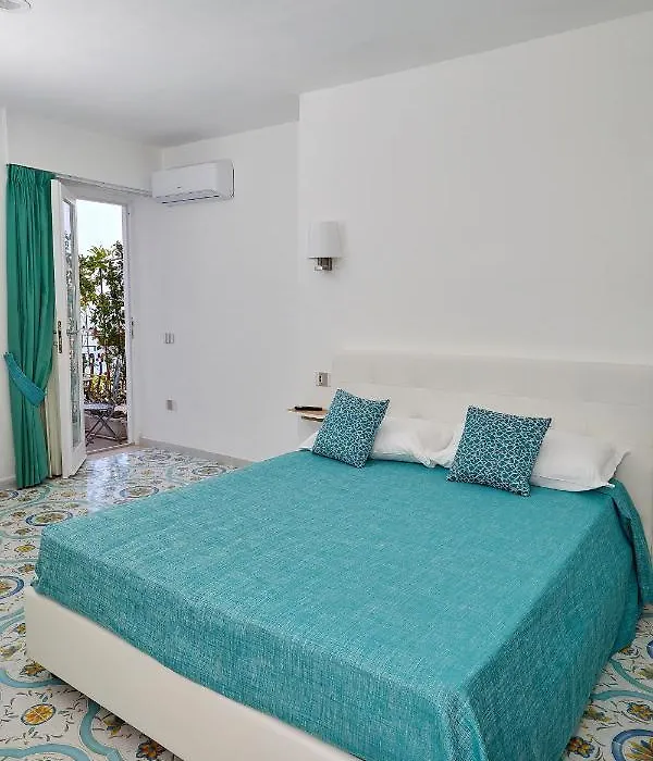 Malafemmena Guest House-1
